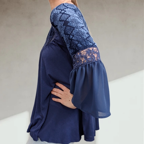 Victorian sleeve loose fit blouse - Picture 3 of 11